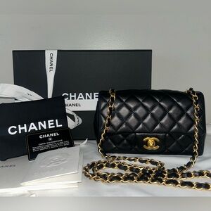 CHANEL Classic Mini Rectangular Flap Bag Quilted Lambskin Black / Gold